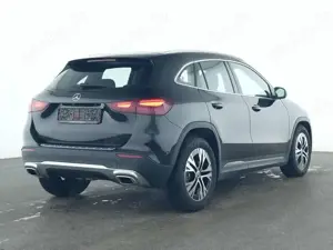 Mercedes-Benz GLA 180 Progressive+Leder+Panodach+AHZV+Volldig Bild 4