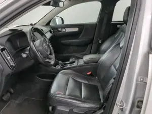 Volvo XC40 Moumentum 2L,.LEDER.Autm. LED Bild 5