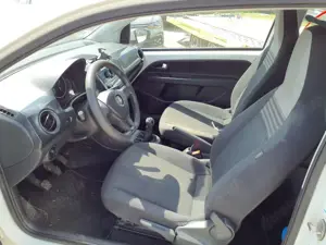 Volkswagen up! move up! 1.0 leicht beschädigt KLIMA SITZHEIZUNG BLUETOOTH Bild 3