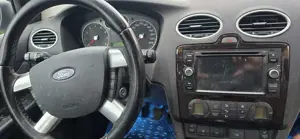 Ford Focus Turnier 1.6 Ti-VCT Ghia Bild 5