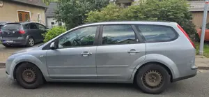 Ford Focus Turnier 1.6 Ti-VCT Ghia Bild 4