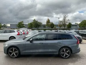 Volvo V60 T8 Plus Dark Plug-In AWD Kamera Google Navi Bild 4