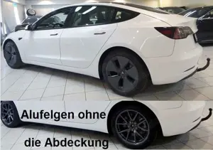 Tesla Model 3 +AHK nahezu neu kaufen auch Tesla an
