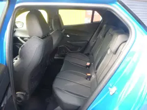 Peugeot 2008 GT Line; mit toller Ausstattung; LED Licht; TOP !! Bild 3