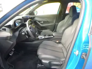 Peugeot 2008 GT Line; mit toller Ausstattung; LED Licht; TOP !! Bild 2