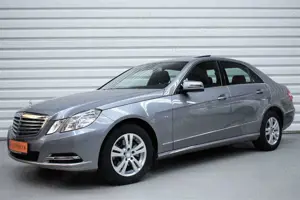 Mercedes-Benz E 220 CDI Elegance Automatik+Schiebedach+SHZ Bild 3