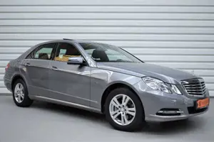 Mercedes-Benz E 220 CDI Elegance Automatik+Schiebedach+SHZ