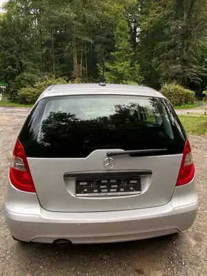 Mercedes-Benz A 160 A-Klasse  5-Türer BlueEFFICIENCY Elegance Bild 5