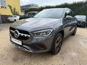 Mercedes-Benz GLA 180 GLA180d Aut Widescreen LED Navi Leder Kamera Bild 3