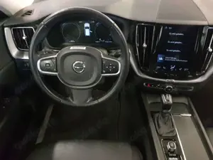 Volvo XC60 XC60 D4 A. Momentum Pro AHK LED NAV Bild 3