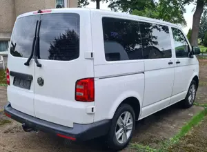 Volkswagen T5 Caravelle Kurz Trendline Bild 4