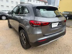 Mercedes-Benz GLA 180 GLA180d Aut Widescreen LED Navi Leder Kamera Bild 4