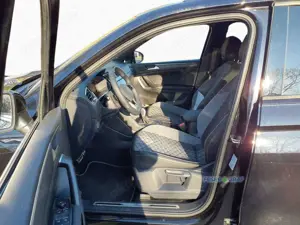Volkswagen Tiguan Allspace 2.0 TDI DSG R-LINE PANO ACC KAM Bild 4