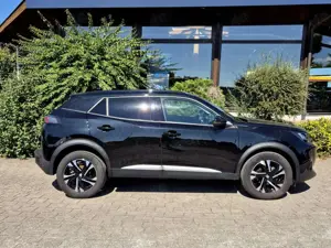 Peugeot 2008 Allure Pack PureTech 130 - 1.Hand/Navi/Sitzheizung Bild 4