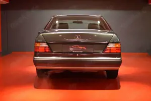 Mercedes-Benz CE 220 COUPÉ/150PS/AUT/H-KENNZEICHEN/SAMMLER/TOP Bild 2