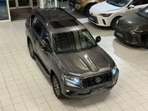 Toyota Land Cruiser 150  "BLACK EDITION"-7-SITZE-360 C.-DVD R-SSD