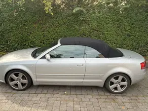 Audi A4 Cabriolet 2.0 TFSI multitronic Bild 2