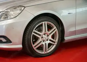 Mercedes-Benz E 350 CDI BE 4M AMG AHK Schiebedach Kamera HarmK Bild 4