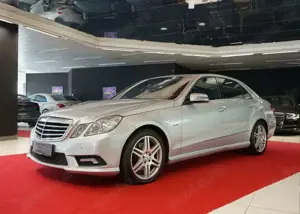 Mercedes-Benz E 350 CDI BE 4M AMG AHK Schiebedach Kamera HarmK Bild 3