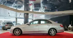 Mercedes-Benz E 350 CDI BE 4M AMG AHK Schiebedach Kamera HarmK Bild 5