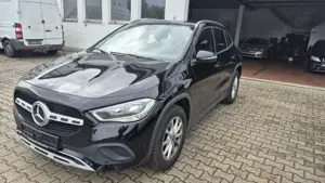Mercedes-Benz GLA 180 GLA 180 AUTOMATIK RFK SPURHALTE CARPLAY UNFALLFREI