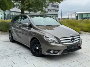 Mercedes-Benz B 180 *NAVI*Automatik*1Hand*Klima*