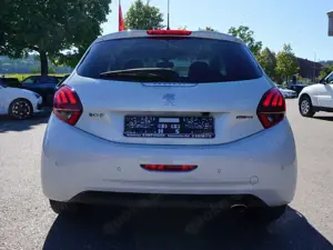 Peugeot 208 208 PureTech 110  !! GT-Line !! Kamera !! Bild 5