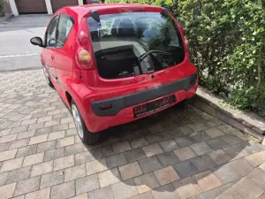 Peugeot 107 107  3-Türer 70 Petit Filou Bild 2