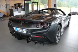 Ferrari F8 Spider LIFT*RACING SEAT*CARBON*JBL* Bild 4