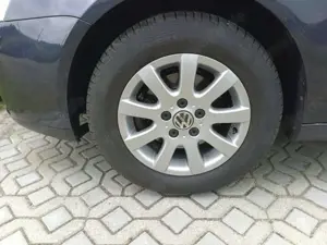 Volkswagen Golf Golf 1.6 FSI Individual Bild 4