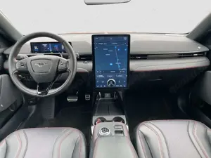 Ford Mustang Mach-E 75 kWh AWD Bild 2