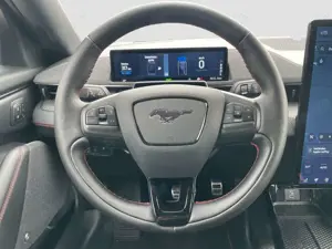 Ford Mustang Mach-E 75 kWh AWD Bild 5