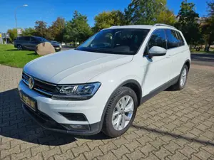 Volkswagen Tiguan Comfortline 4Motion Standhzg. Allwetter LED e.Heck Bild 2