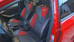 Ford Focus Focus Turnier 2.0 EcoBoost ST Bild 5