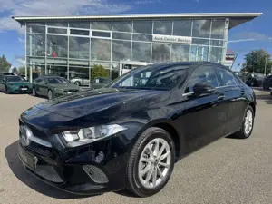 Mercedes-Benz A 250 e/NAVI/KAMERA/LEDER/TOTER WINKEL/VIRTUAL Bild 2