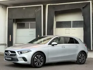Mercedes-Benz A 200 LED Navi MBUX Rü-Kamera Sitzheizung AHK Bild 2