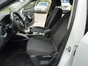 Audi Q2 Aus 2. Hand / sehr gepflegt Bild 5