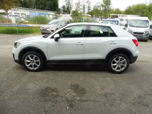Audi Q2 Aus 2. Hand / sehr gepflegt Bild 4