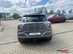 SsangYong Tivoli Sapphire 1.5 6AT TÜV NEU Bild 5