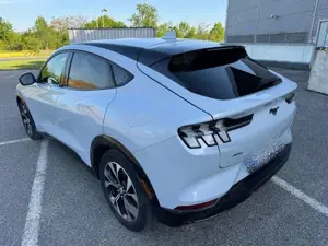 Ford Mustang Mach-E Mustang Mach-E 75.7kWh AWD Bild 5