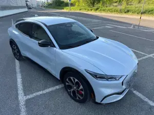 Ford Mustang Mach-E Mustang Mach-E 75.7kWh AWD Bild 4