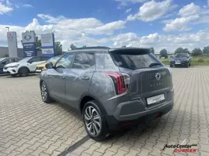 SsangYong Tivoli Sapphire 1.5 6AT TÜV NEU Bild 4