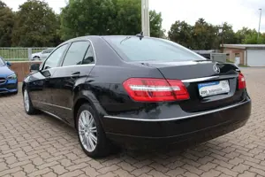 Mercedes-Benz E 300 de Hybrid Lim. BlueTec Xenon/Standheizung Bild 4