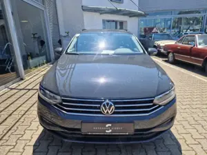 Volkswagen Passat Variant 2.0 TDI DSG Navi LED Kamera ACC Sitzheizung ALU Bild 2