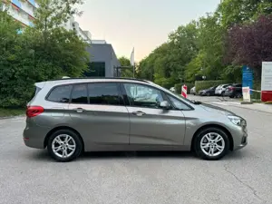 BMW 218 218d Automatik Navi Spur Panora Bild 4