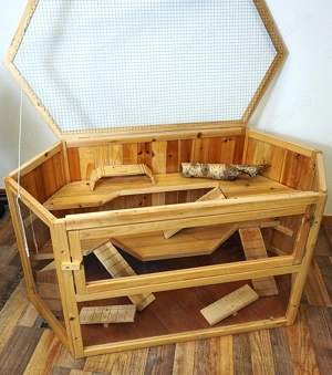 Kleintierkäfig auf 3 Ebenen, Holz, Gitterdach + Zubehör