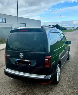 Volkswagen Caddy Highline BMT Bild 2