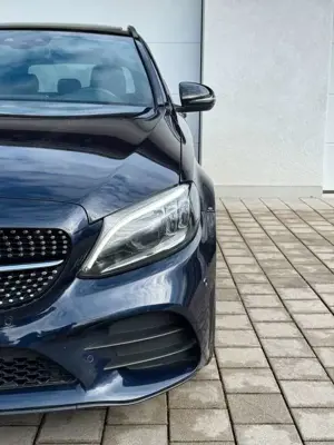 Mercedes-Benz C 220 d T/3xAMG-Line/LED/Pano/Kam/HuD/Widescreen
