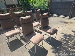 Verkaufe 5 gut erhaltene Stühle