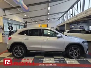 Mercedes-Benz GLA 250 GLA 250 4M AMG Sport P-Dach Kamera LED PTS Navi Bild 5